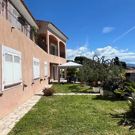 Via Mezza Hébergement de vacances